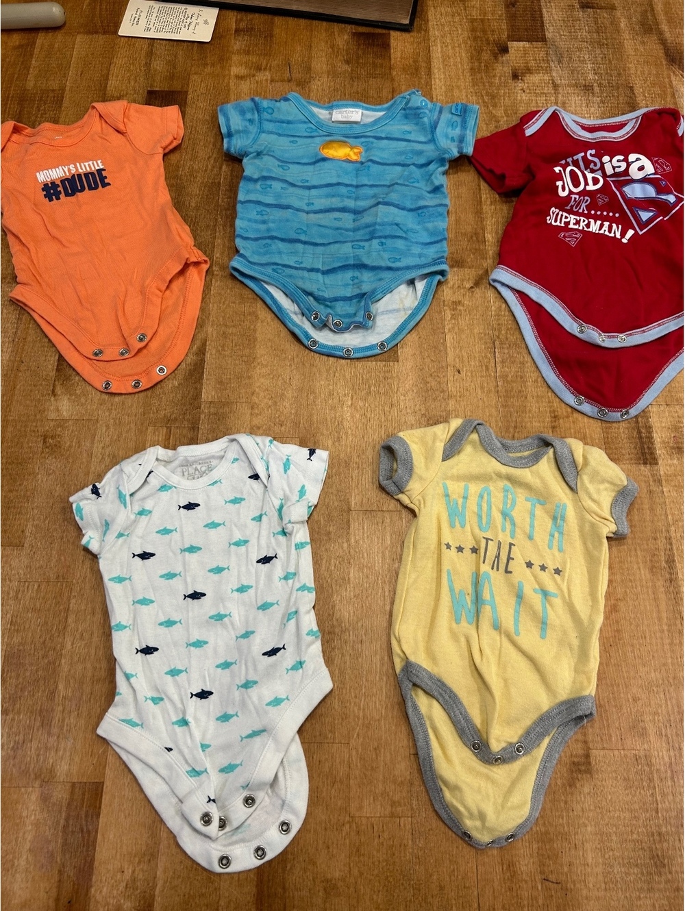 5 Baby bodysuits 0-3 Months Mixed Designs